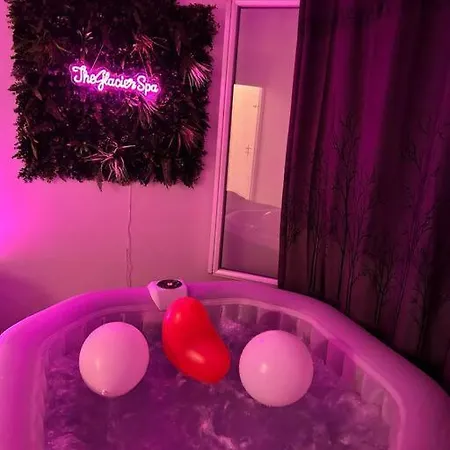 アパート Jacuzzi & Sauna Privatise *